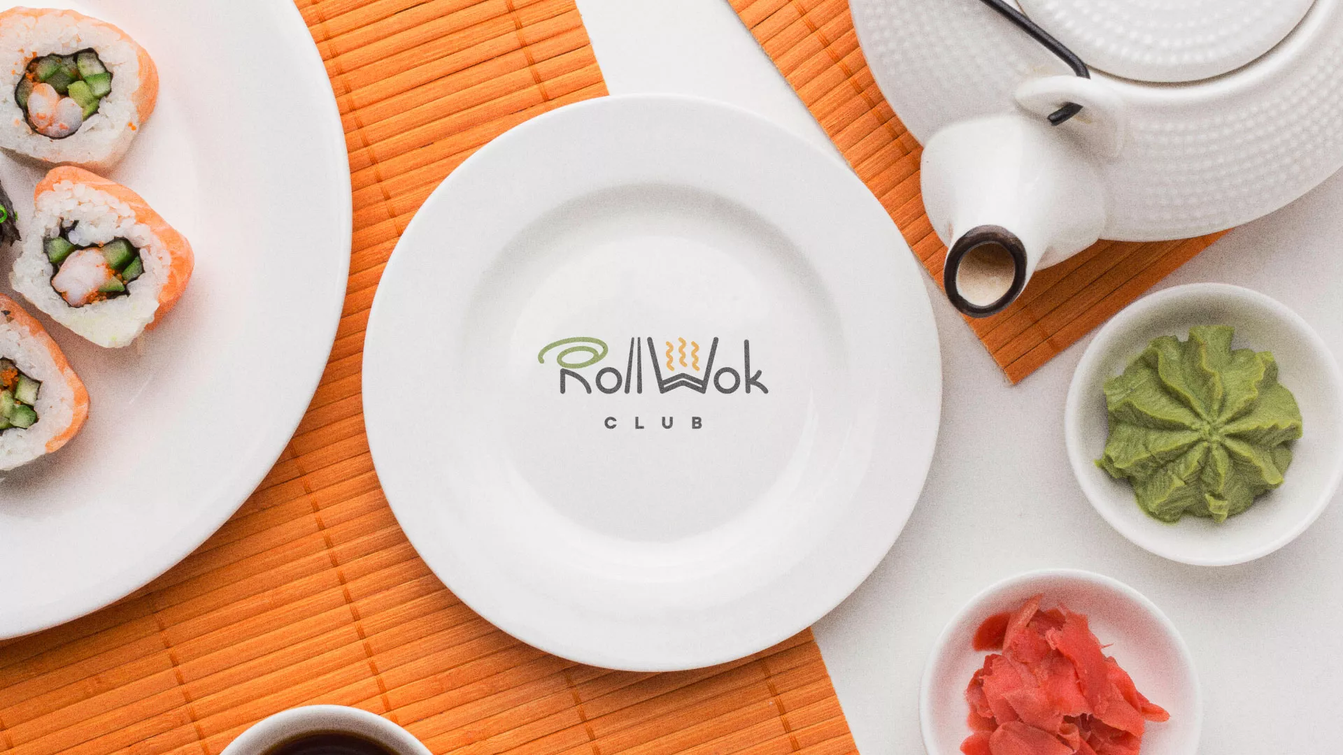 Разработка логотипа и фирменного стиля суши-бара «Roll Wok Club» в Анадыре